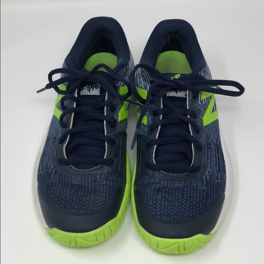 New Balance tennis shoes
